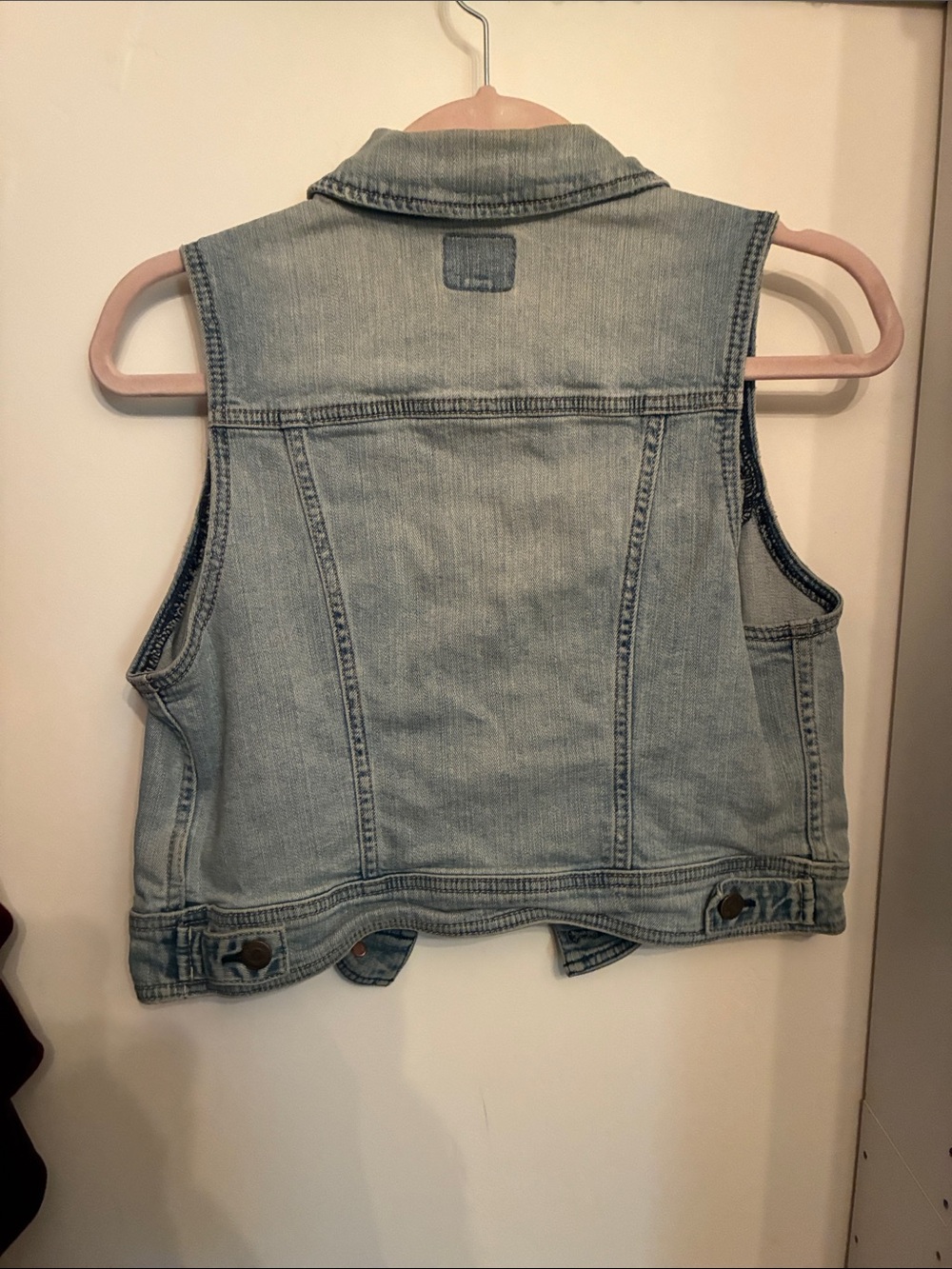 American Eagle Outfitters Light Wash Denim Vest - Picture 6 of 6